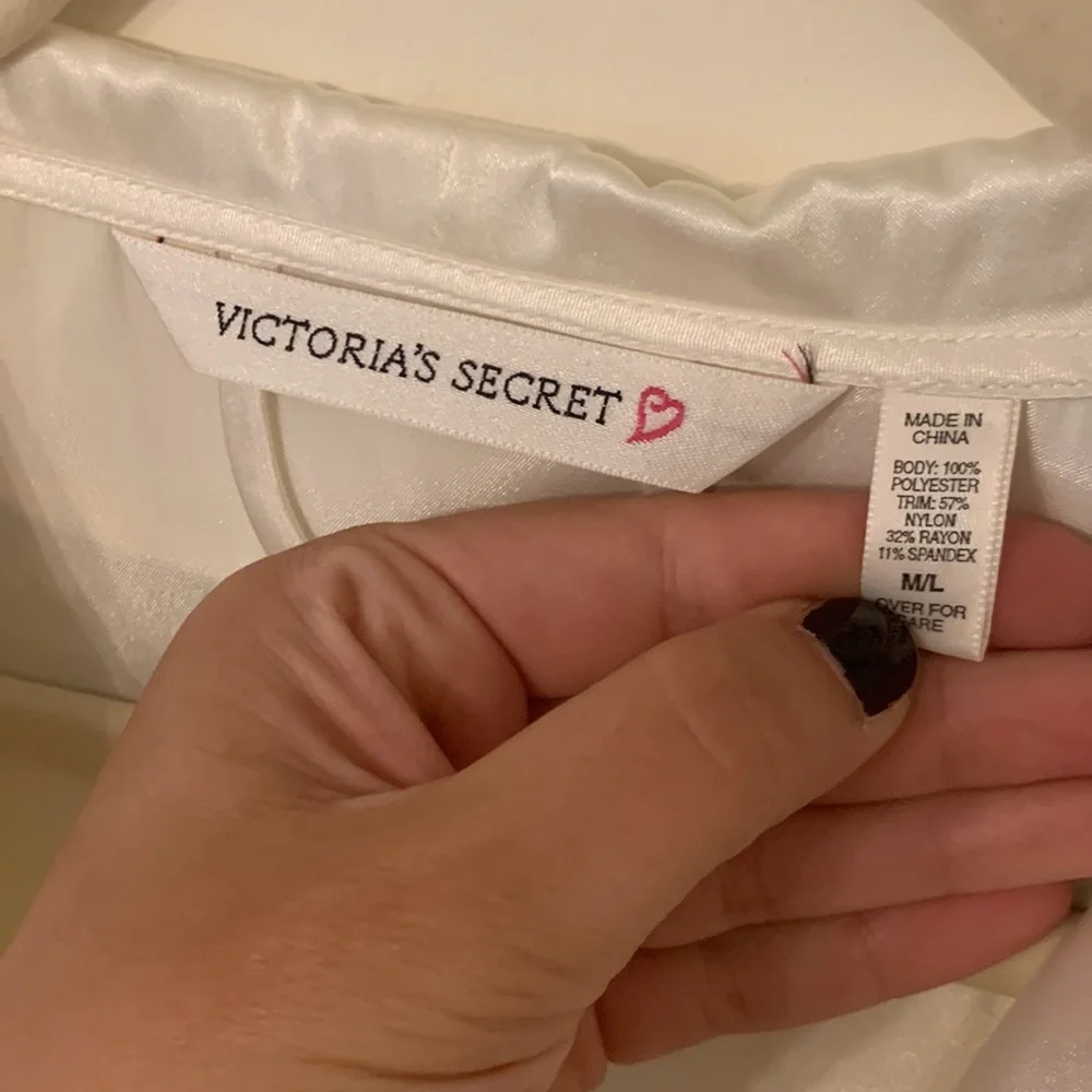 Victoria Secret White Robe w/ Lace - Picture 4 of 5